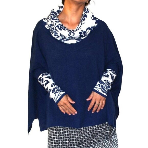 Peru Etnico 100% baby Alpaca Blue & white Poncho cowl Neck One size Peruvian Top - Picture 1 of 10